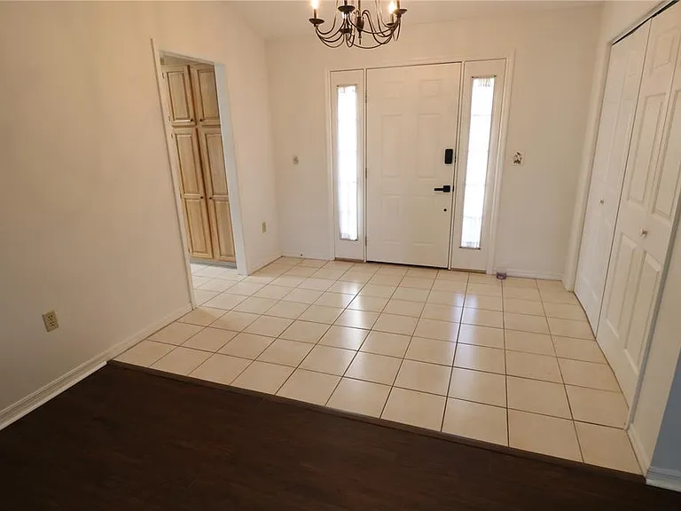 5424 Saddlebrook Way — Photo 9