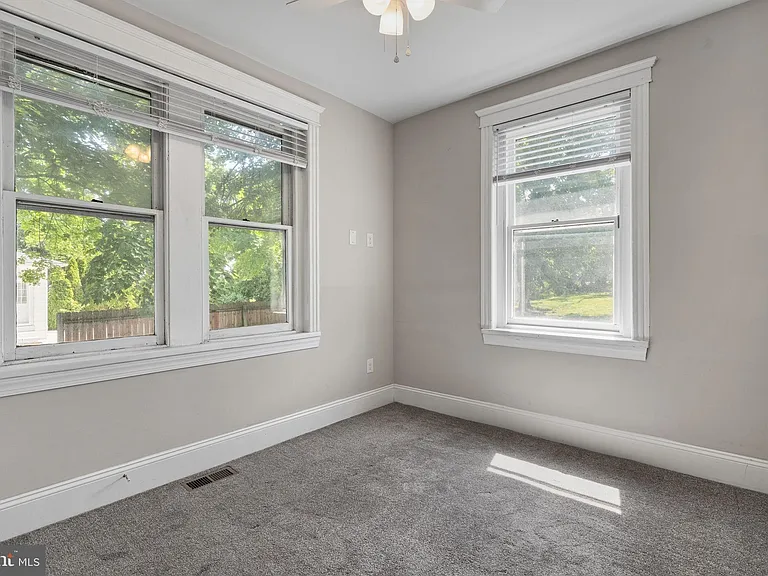 1515 Butler Pike — Photo 39