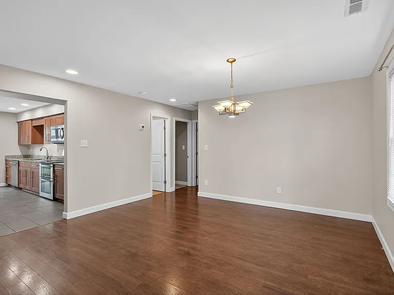 5677 Rushmere Dr — Photo 7
