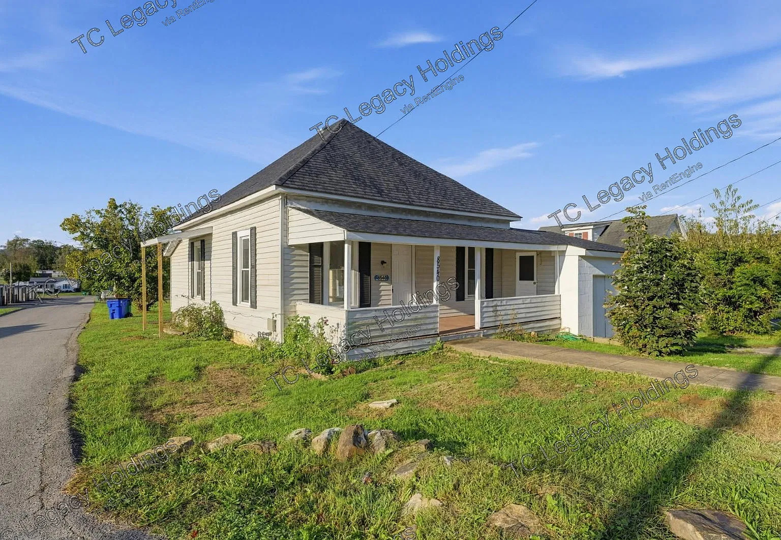 3 bed, 1.0 bath, 1000 sqft, $1,300 — Photo 2