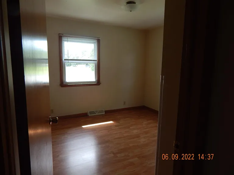 922 Penguin St — Photo 8