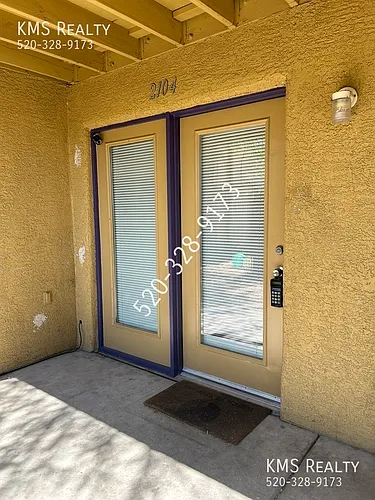 5126 E Bellevue St Photo 1