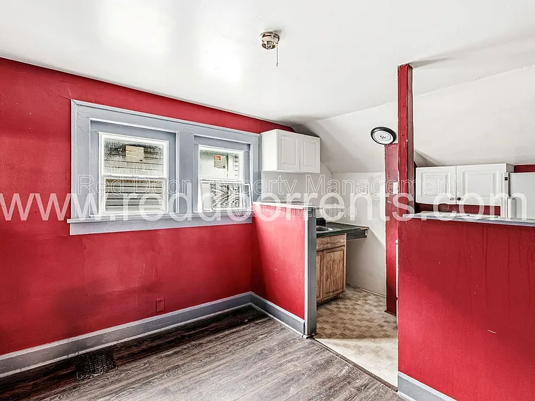 408 N Oakland Ave #B — Photo 9
