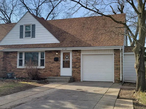 205 E Hosmer St, Loves Park, IL 61111