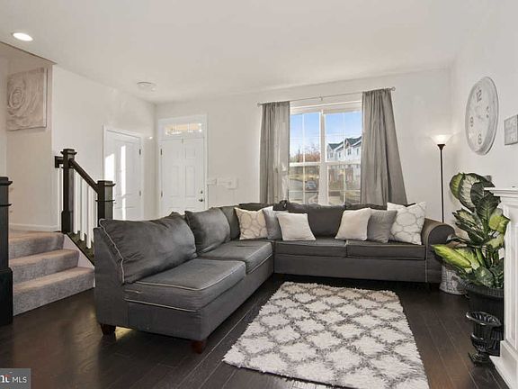 3rd image of 736 Maury Ave