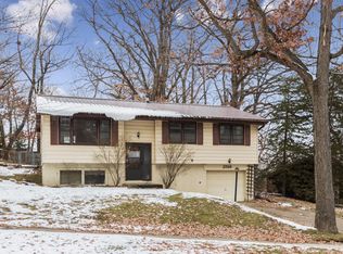 2516 Brookland Dr NE, Cedar Rapids, IA 52402