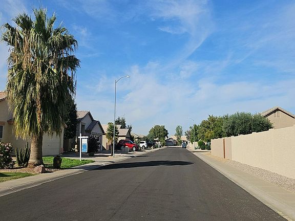 5th image of 15558 N 136th Ln