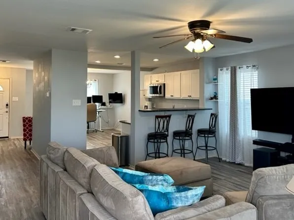 6717 Longleaf Ln, Denton, TX 76210