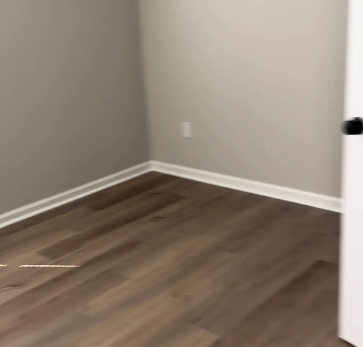 3 bed, 1283 sqft, $1,900 — Photo 1