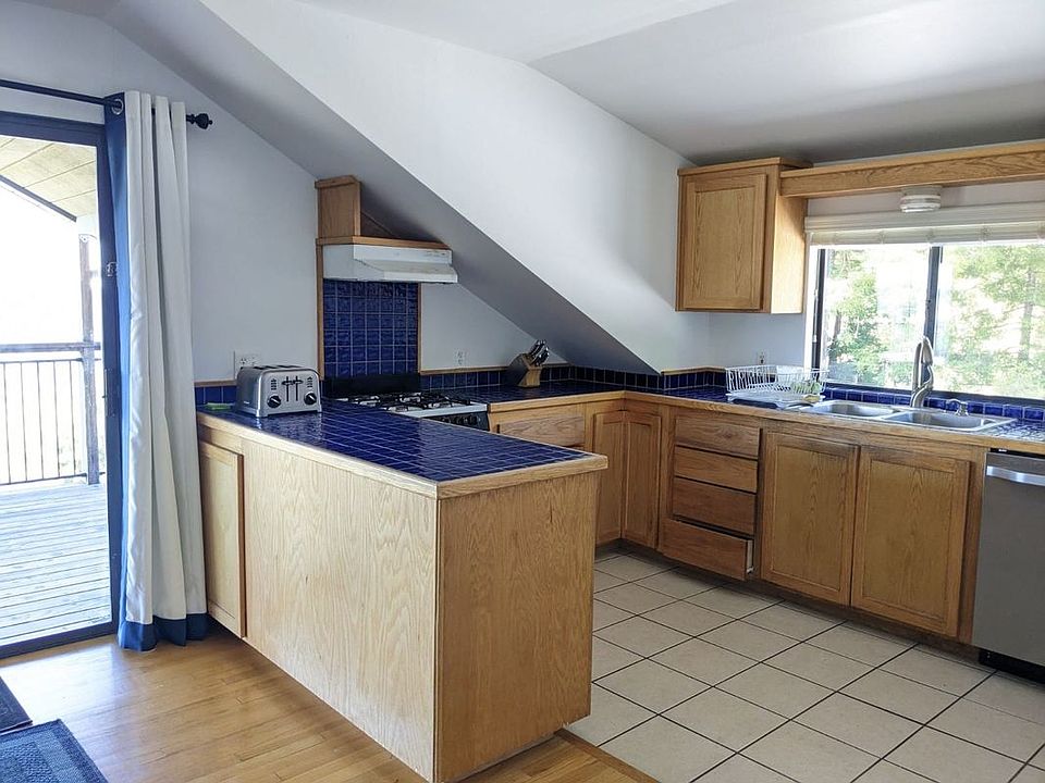 2nd image of 23450 Glenwood Dr