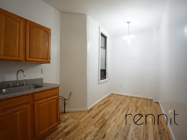 114 Walton Street image 1 of 9