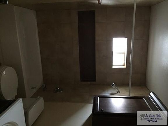 5th image of 6614 Garden Woods Ave APT B