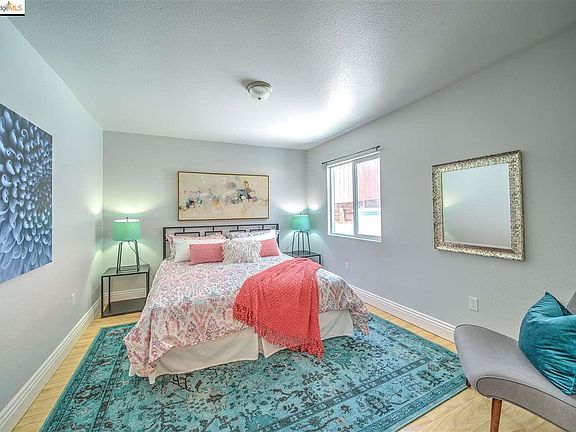 2nd image of 3607 Maple Ave