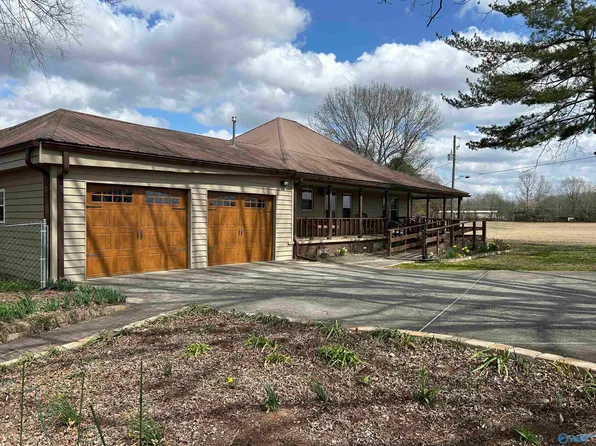 125 Lasseter Dr, Gadsden, AL 35901