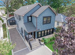 237 Central Ave, Lynbrook, NY 11563