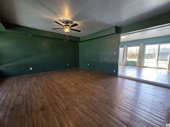 3rd image of 6421 Benton Rd