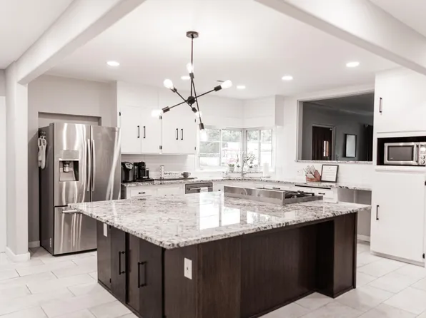 1317 Los Arboles Ave NW, Albuquerque, NM 87107