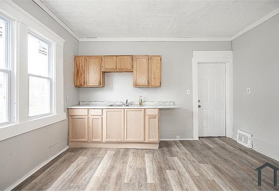3rd image of 13313 Ferris Ave #1