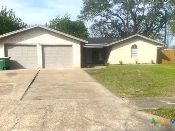 2708 E Poplar Ave, Victoria, TX 77901