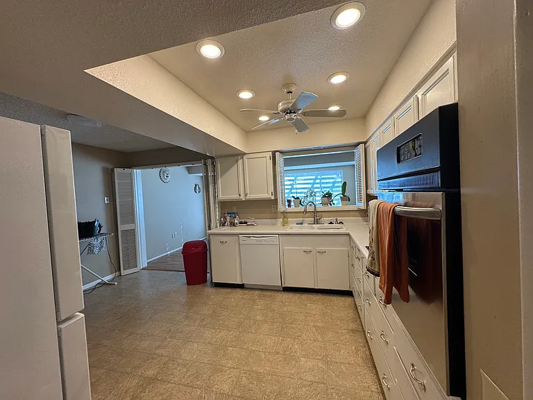 18010 N 99th Dr — Photo 9