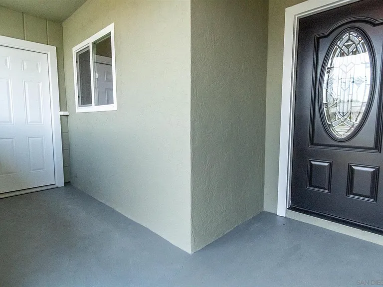 4554 Seminole Dr — Photo 7