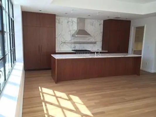 Rented by R New York | media 15