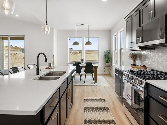 3rd image of 2726 Lone Chief Loop