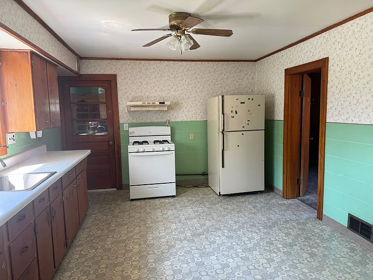 103 Broad St #2 — Photo 3