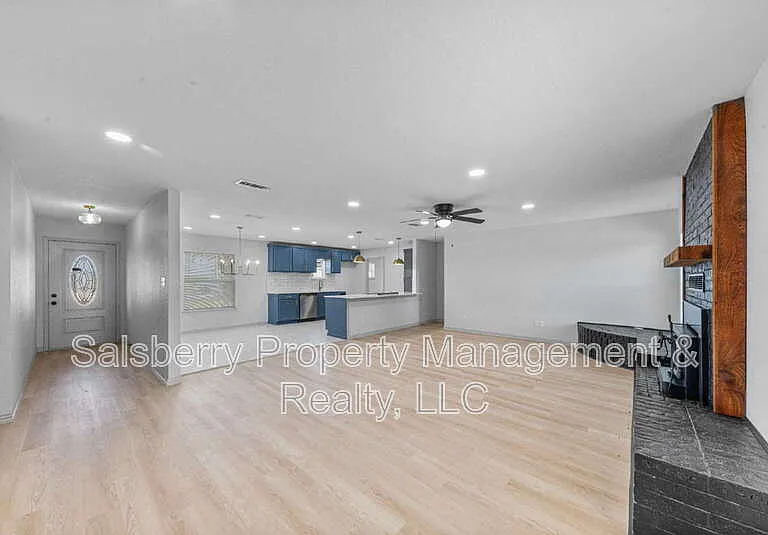 3137 S FM 200 — Photo 1