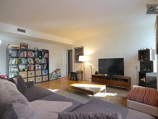 Sold by R New York | media 26