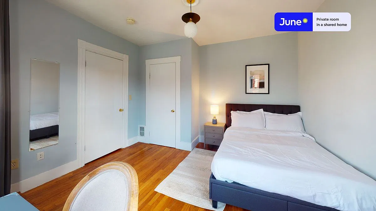 Full bedroom in 3 bed/2 bath home in Brighton #445 C — Photo 2
