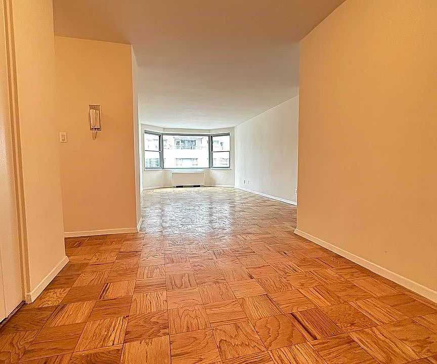 1st image of 250 E 63rd St APT 18G