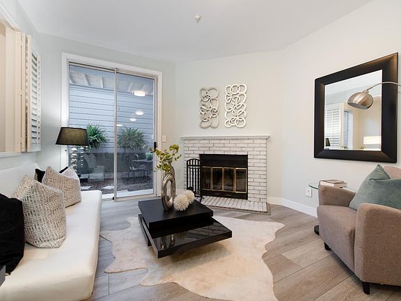4th image of 437 Cork Harbour Cir APT C