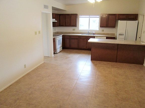 Huge Family Room Off Kitchen