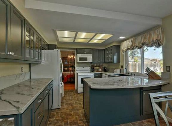 3rd image of 6532 Whispering Pines Dr