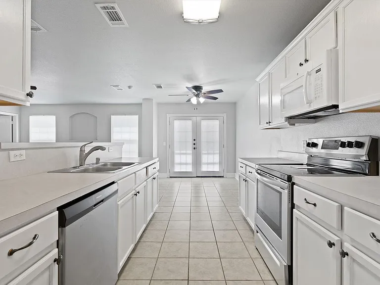 1300 Mallard Dr — Photo 9