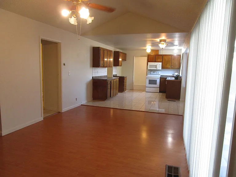 812 Briarwood Ct — Photo 8