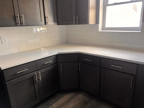 130 W 47th St, Bayonne, NJ