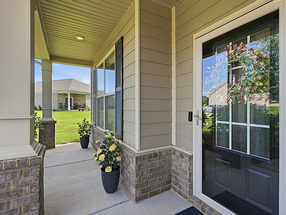 4th image of 8003 Forest Hills Dr