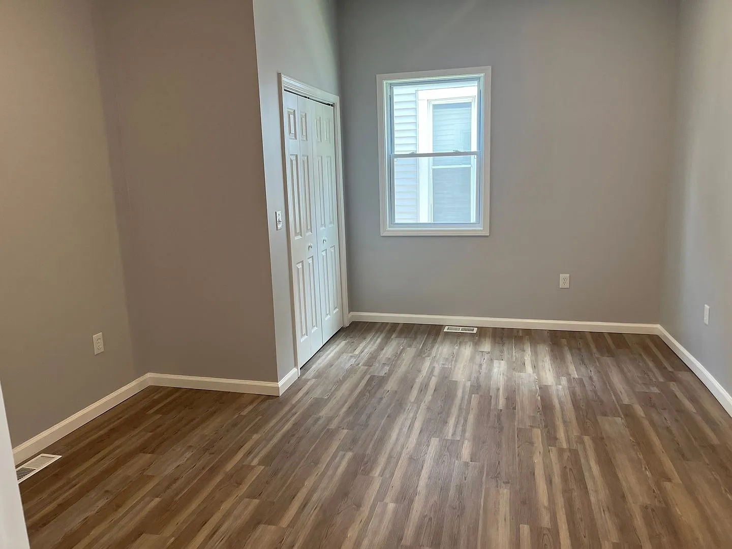 113 W College Street — Photo 3