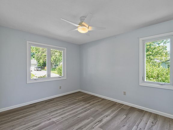 5th image of 17180 Gannon Way W