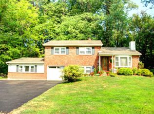 144 Wambold Rd, Green Lane, PA 18054