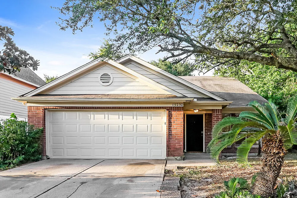 4 bed, 3.0 bath, 2100 sqft, $2,325 — Photo 1