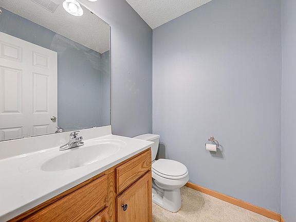 5th image of 1526 Praha St SE