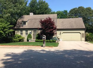 40 E Park Ln, Kingston, RI 02881