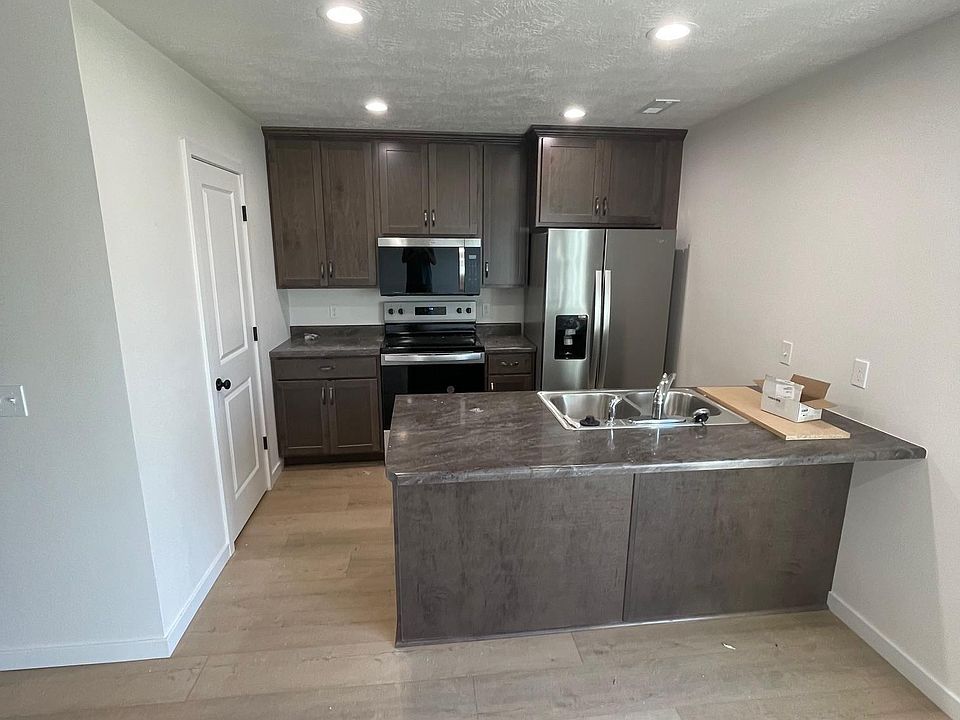 2nd image of 9622 W Tunis Dr