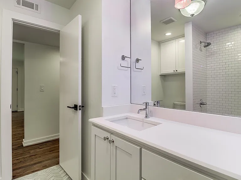 2524 NW 52nd St — Photo 39