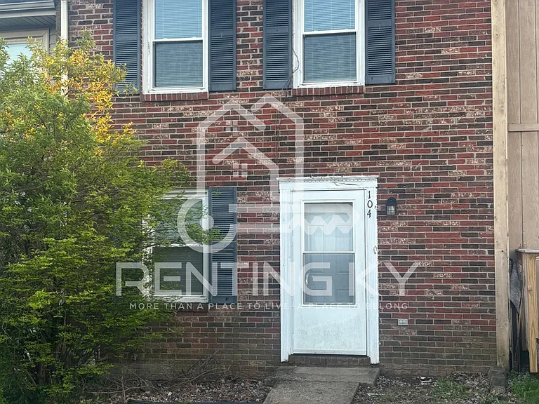 104 Strawberry Ln — Photo 1