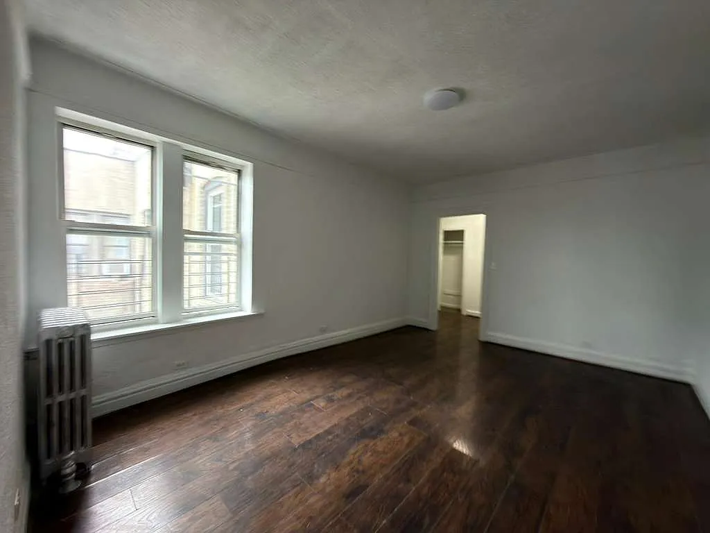 1 bed, 725 sqft, $1,837 — Photo 2