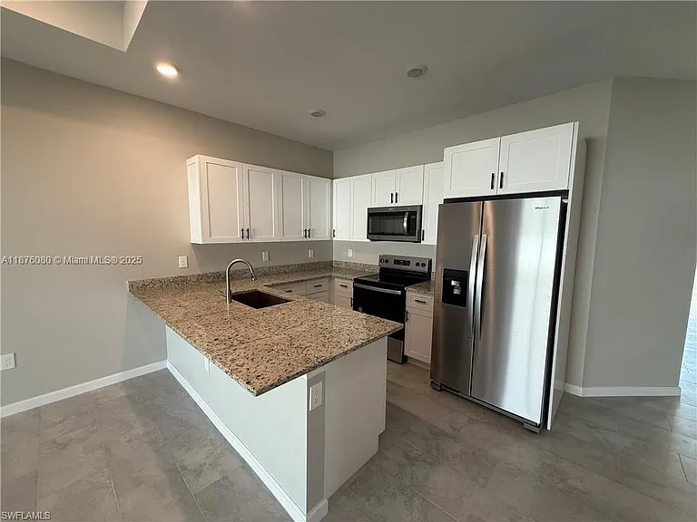832 Holmes Ave #832 — Photo 10